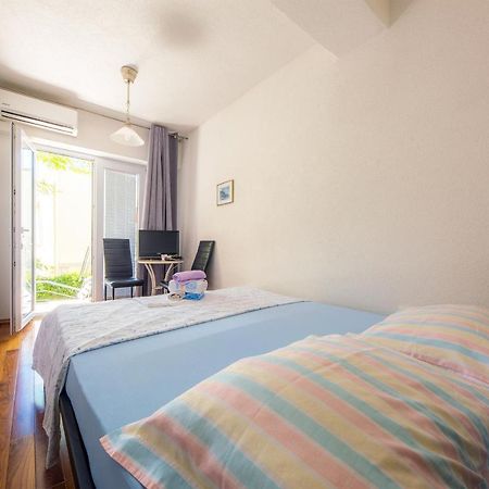 Eco-Apartments With Nice Garden Baška Voda エクステリア 写真
