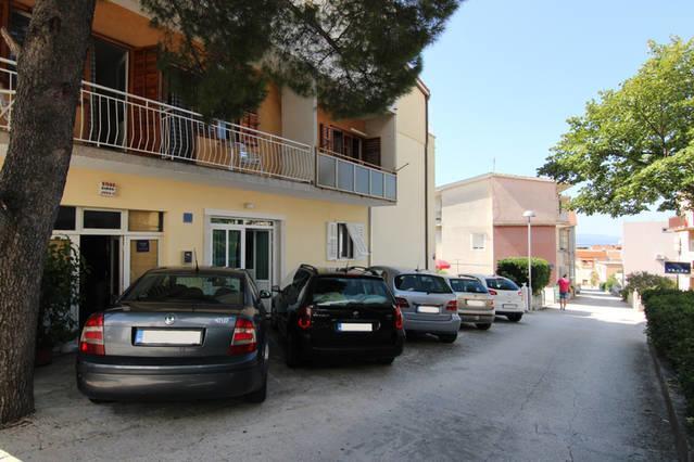 Eco-Apartments With Nice Garden Baška Voda エクステリア 写真