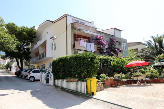 Eco-Apartments With Nice Garden Baška Voda エクステリア 写真