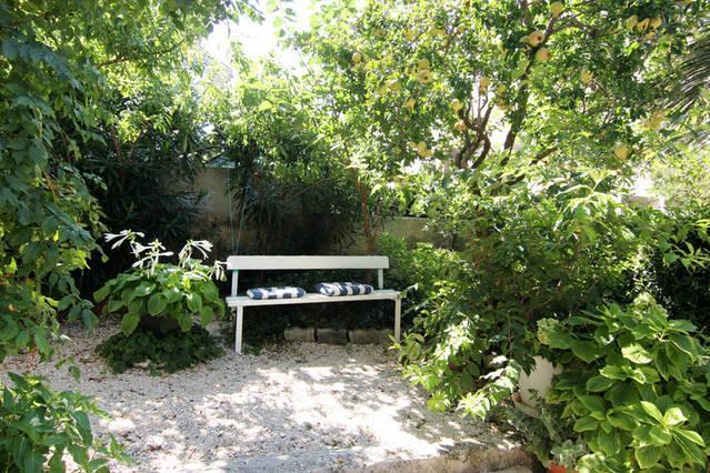 Eco-Apartments With Nice Garden Baška Voda エクステリア 写真