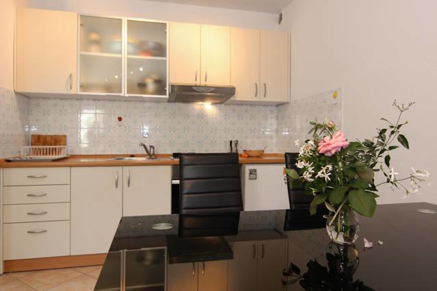 Eco-Apartments With Nice Garden Baška Voda エクステリア 写真